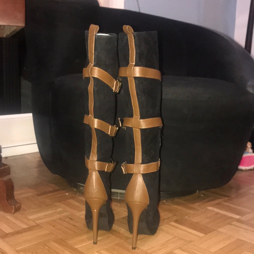 Boots - Picture 3 of 3